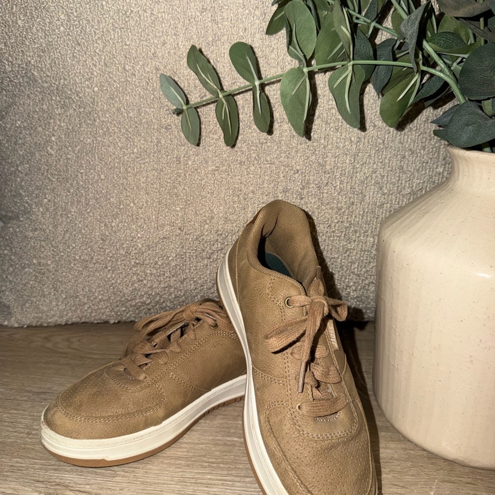 G.H. Bass & Co. Brown Kids Sneakers